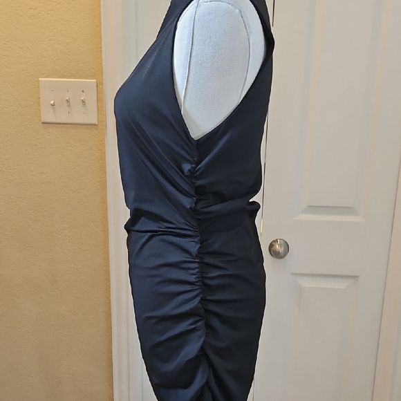 Maxi Dress with Sleeveless Design and Ruched Side Split Size Medium - Picture 5 of 10